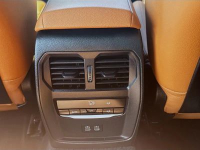 2024 BMW 3 Series — photo 21 view