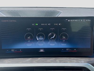 2024 BMW 3 Series — photo 13 view