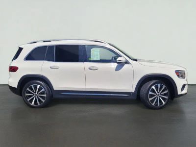 2023 Mercedes-Benz GLB — rear three-quarter view