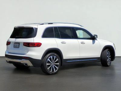 2023 Mercedes-Benz GLB — interior view