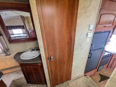 2010 Keystone RV Cougar - Photo 38