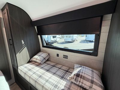 2026 Venture SportTrek 5 Touring Edition - Photo 46