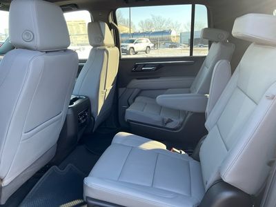 2026 Chevrolet Suburban — photo 17 view