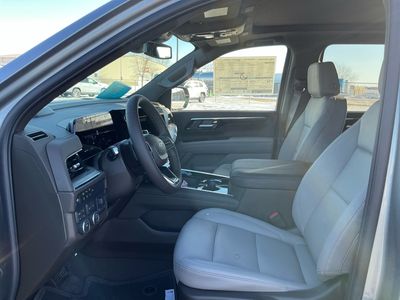 2026 Chevrolet Suburban — photo 10 view