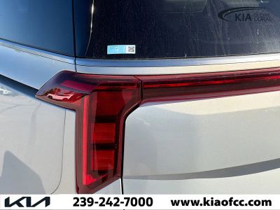2026 Kia Carnival Hybrid — photo 8 view