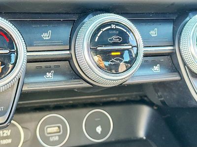2023 Genesis G70 — photo 19 view