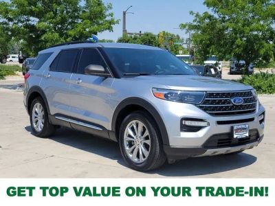 2020 Ford Explorer XLT in Iconic Silver Metallic — front three-quarter view