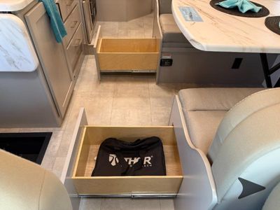 2026 Thor Motor Coach Quantum - Photo 13