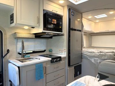 2026 Thor Motor Coach Quantum - Photo 14