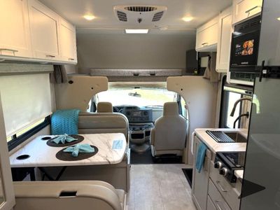 2026 Thor Motor Coach Quantum - Photo 9