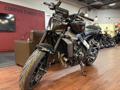 2025 Yamaha MT-09 - Photo 2