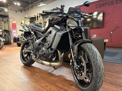 2025 Yamaha MT-09 - Photo 1