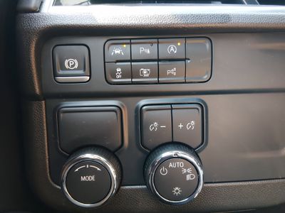 2025 Chevrolet Tahoe - Photo 13