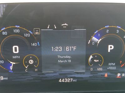 2025 Chevrolet Tahoe - Photo 14
