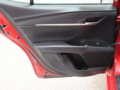 2025 Toyota Camry FWD - Photo 25
