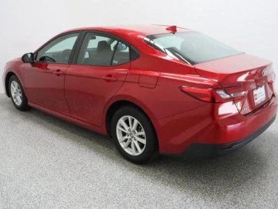 2025 Toyota Camry FWD - Photo 9