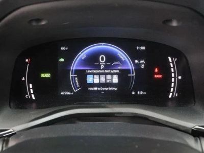 2025 Toyota Camry FWD - Photo 38