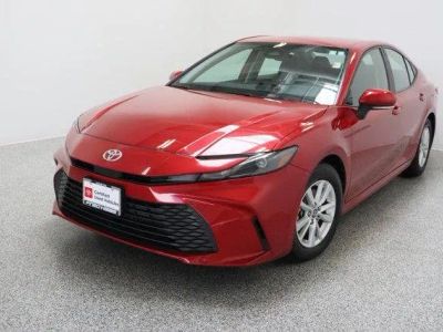2025 Toyota Camry FWD - Photo 2