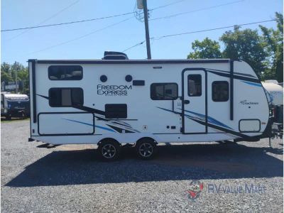 2022 Coachmen RV Freedom Express Ultra Lite - Photo 9