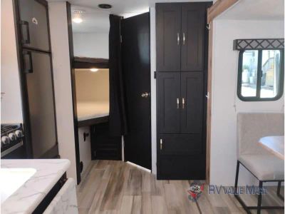 2022 Coachmen RV Freedom Express Ultra Lite - Photo 16