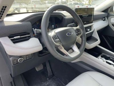 2026 Ford Explorer — photo 16 view