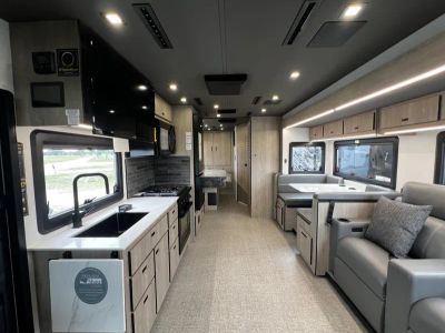 2026 Grand Design LINEAGE SERIES F - Photo 4