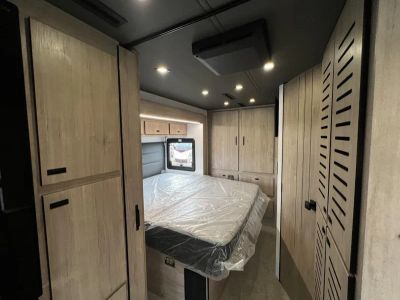 2026 Grand Design LINEAGE SERIES F - Photo 16