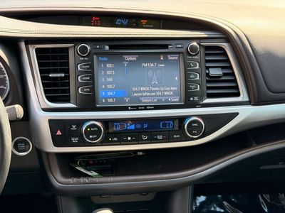2017 Toyota Highlander XLE - Photo 19