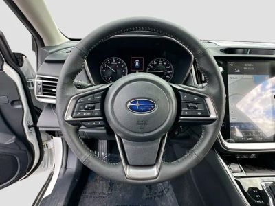 2025 Subaru Outback — photo 11 view