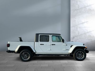 2023 Jeep Gladiator - Photo 8