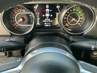 2023 Jeep Gladiator - Photo 10