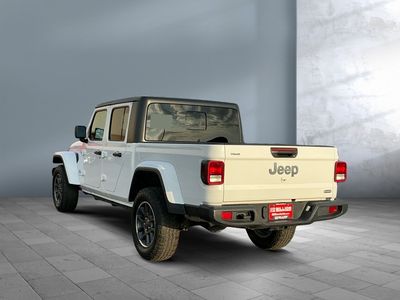 2023 Jeep Gladiator - Photo 4