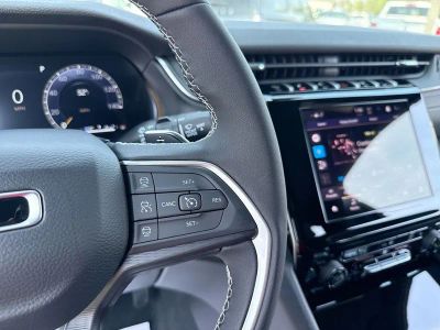 2026 Jeep Grand Cherokee — photo 16 view