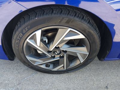 2024 Hyundai Elantra - Photo 10