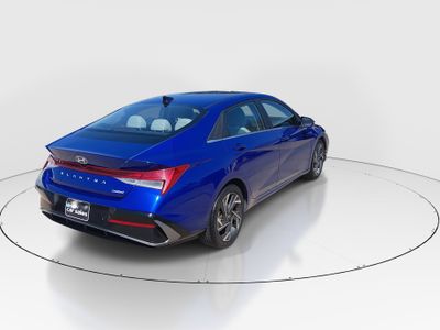 2024 Hyundai Elantra - Photo 7