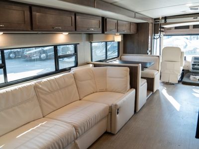 2021 Winnebago ADVENTURER - Photo 13