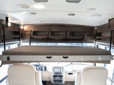 2021 Winnebago ADVENTURER - Photo 4