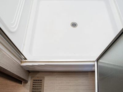 2021 Winnebago ADVENTURER - Photo 21