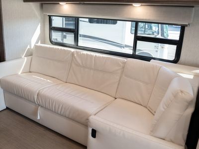 2021 Winnebago ADVENTURER - Photo 15