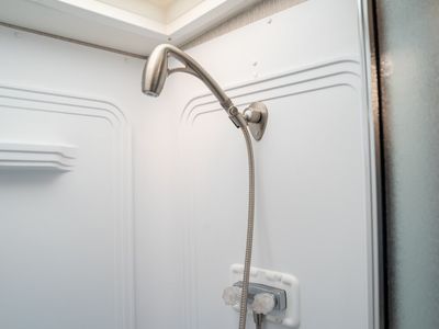 2021 Winnebago ADVENTURER - Photo 22