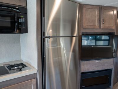 2021 Winnebago ADVENTURER - Photo 12
