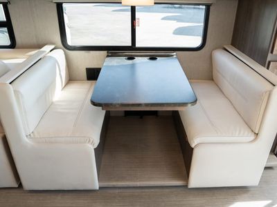 2021 Winnebago ADVENTURER - Photo 14