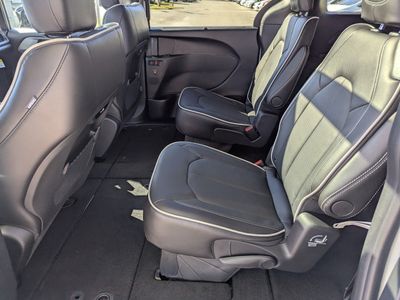2026 Chrysler Pacifica - Photo 9