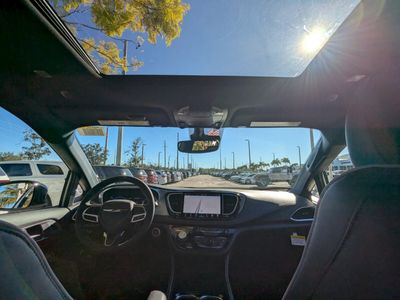2026 Chrysler Pacifica - Photo 11