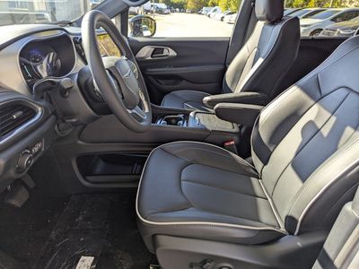 2026 Chrysler Pacifica - Photo 14
