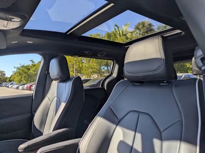 2026 Chrysler Pacifica - Photo 13