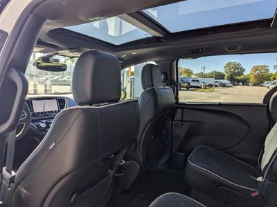 2026 Chrysler Pacifica - Photo 10