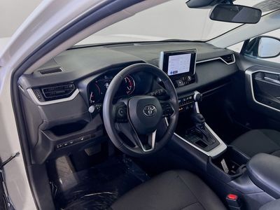 2025 Toyota RAV4 - Photo 11