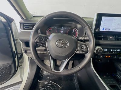 2025 Toyota RAV4 - Photo 16
