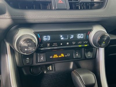 2025 Toyota RAV4 - Photo 23